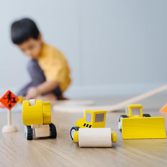 PlanToys® Road Construction Set Wooden Montessori Imaginative and Fine Motor Play Toy | Coordination, Creativity and Social Skill Building Activity | Eco Friendly Vehicle Set for Open Ended Play