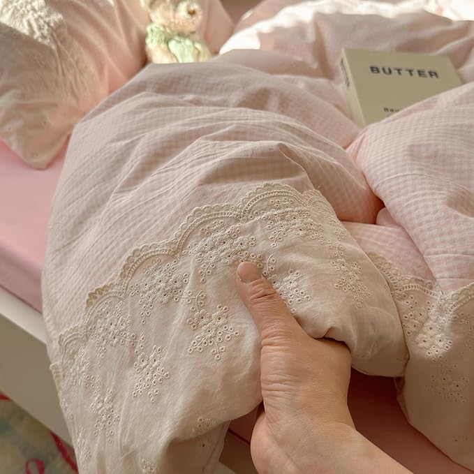 LifeTB Pink Gingham Comforter Set Queen 3 Pieces Princess Lace Bedding Set Vintage Plaid Checkered Comforter with 2 Lace Pillowcases Soft Breathable Pink Grid Comforter Set for Girls Teens Women