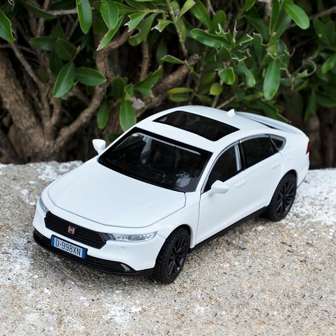 Collectible Toy Car Vehicle, 1:32 Scale Diecast Car Model with Lights and Sound, Alloy Pull Back Car for Kids Adults Birthday Gift (White)