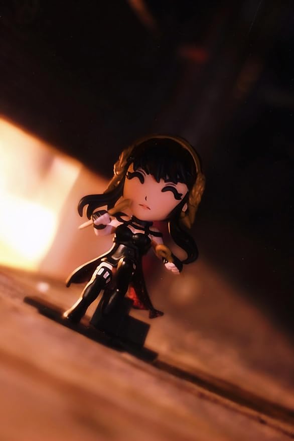 Youtooz Yor Forger 4.5" Vinyl Figure, Thorn Princess Assassin Collectible from Anime Spy x Family Spy x Family Collection