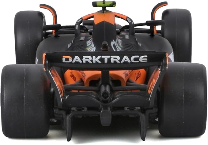 Bburago 1:43 Scale 2024 Race McLaren MCL38 Die-Cast Formula Vehicle with Helmet, Norris #4