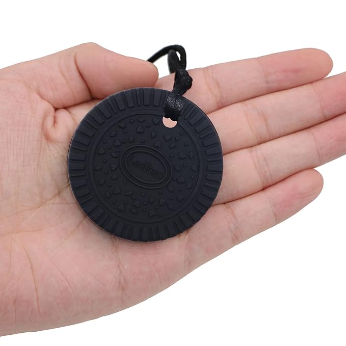 Chew Necklaces for Sensory Kids, Silicone Chewable Pendant for Autism, Chewing, ADHD, SPD, Sensory Oral Motor Aids for Boys and Girls, Chewy Toy for Adults (Black)