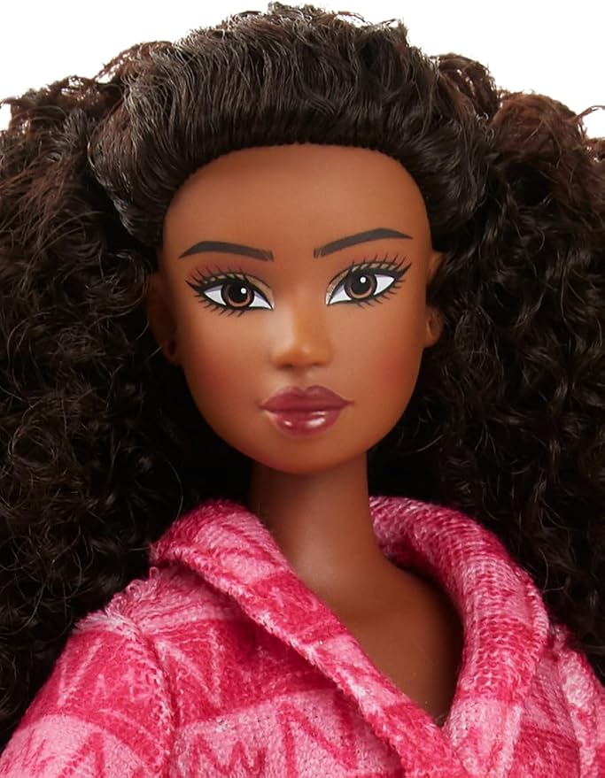Naturalistas Paige 3 Fashion Doll with Wash Day Fashion Pack, 11.5 Inch Articulated Doll with Authentic Textured Hair, Poseable Collectible Doll for Kids Ages 3+