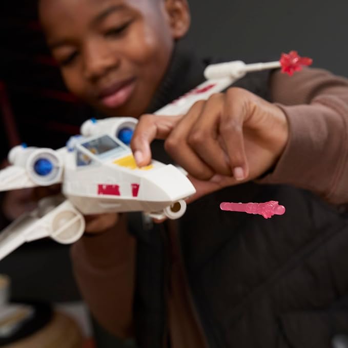 STAR WARS Epic World of Action Luke Skywalker's Force Strike X-Wing, 4-Inch Scale Action Figure & Vehicle, Toys for Boys & Girls Ages 4+ | 4-Inch Scale Action Figure & Vehicle, Toys for Boys & Girls Ages 4+