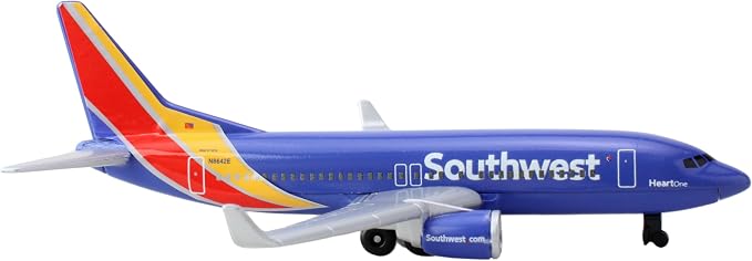 Daron Alaska Airlines Airport Playset with Die-Cast Metal Model Airplane with Plastic Parts, Cars and Transportation Toys for Kids Ages 3+