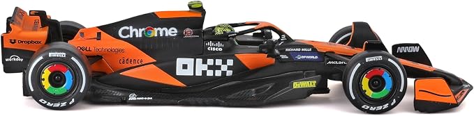 Bburago 1:43 Scale 2024 Race McLaren MCL38 Die-Cast Formula Vehicle with Helmet, Norris #4