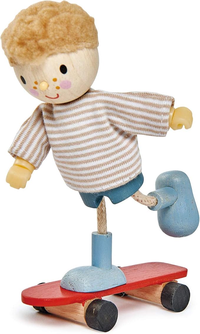 Tender Leaf Toys - The Goodwood Family - Wooden Miniatures Flexible Doll, Multicultural Action Figure for Dollhouse - Encourage Creative and Imaginative Fun Play for Children - Age 3+