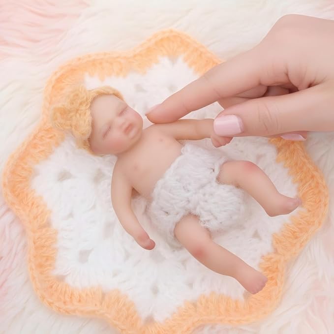 4inch Mini Platinum Silicone Reborn Baby Doll, Tiny Silicone Baby Dolls，Realistic Newborn Baby Dolls Full Body Stress Relief, Decoration, Gifts, Collectible