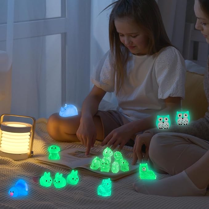 DIYDEC 206pcs Mini Luminous Resin Animals, Miniatures Glow in The Dark Toys Tiny Little Figures to Hide Small Duck Decor for Party Favors Bag Fillers Fairy Garden Dollhouse Accessories
