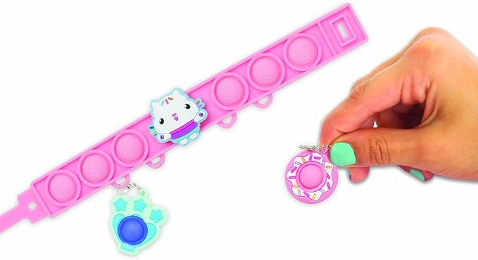 Tara Toys Gabby's Dollhouse Pop-Eeze Bracelet Activity Set Snap Bead Jewelry Kit for Kids with Charms & Carry Case DIY Craft Gift for Girls Ages 3+ Inspired by DreamWorks Gabby