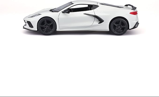 Maisto 1:24 Assembly Line 2020 Chevrolet Corvette Stingray Coupe, White