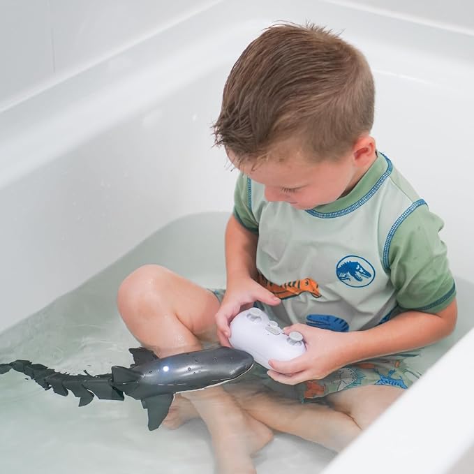 2.4Ghz RC Pool Toys Remote Control Shark for Boys Kids, Highly Realistic Shark Pool Toys for Kids, RC Boat Outdoor Water Toy with Light and Spray Water for Boys Girls Ages 6+ (with 2 Batteries)