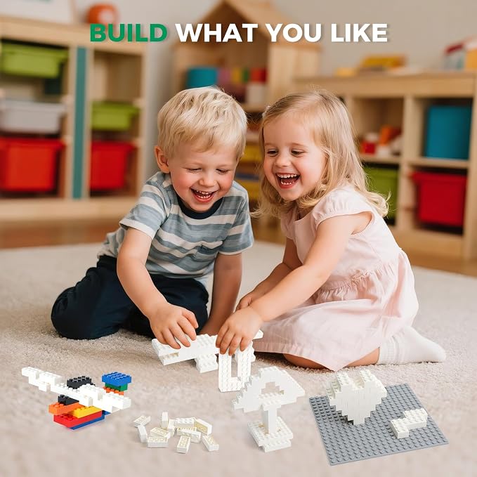 HUIZDQ 500 Piece Classic Building Bricks and 1 Gray Baseplate, 2x4 Bricks Bulk Creative Building Toys, Blocks Bulk for Kids Ages 6+, White(Small Bricks, 1.25x0.62x0.47 in)