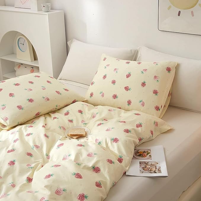 LifeTB Girls Strawberry Comforter Set Queen Cute Kids Fruit Bedding Set Beige Cream Strawberry Pattern Kawaii Comforter for Teens Boys Soft Fluffy Queen Comforter Set with 2 Pillowcases