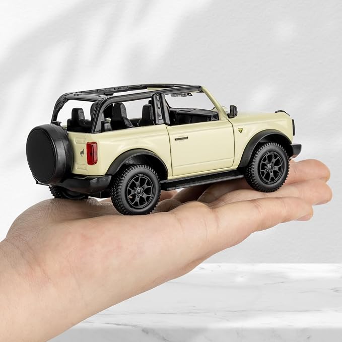 Ford Bronco Badlands 2dr Car Model, 1:36 Diecast Ford Toy Cars, Collectible Pull Back Car Gift for Kids Boys Girls(Off White)