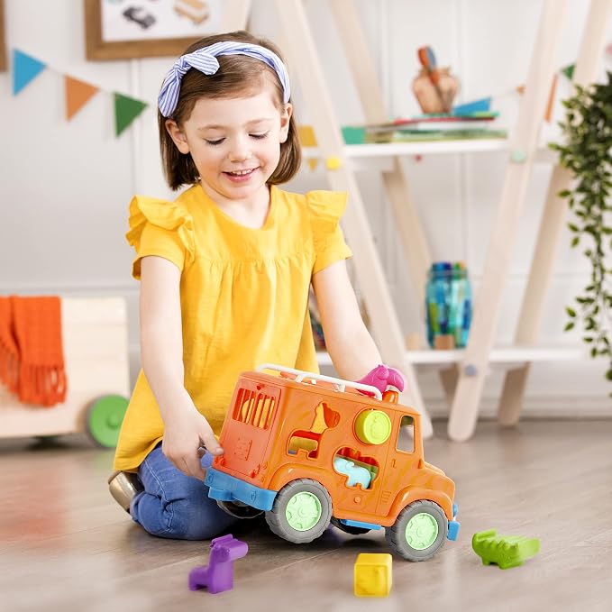Battat – Wonder Wheels – Shape Sorter Toy Truck – 9 Pieces Developmental Toy for Kids, Toddlers – Animal & Fruit Shapes – Recyclable Materials – Safari Shape Sorter Truck – 1 Year +