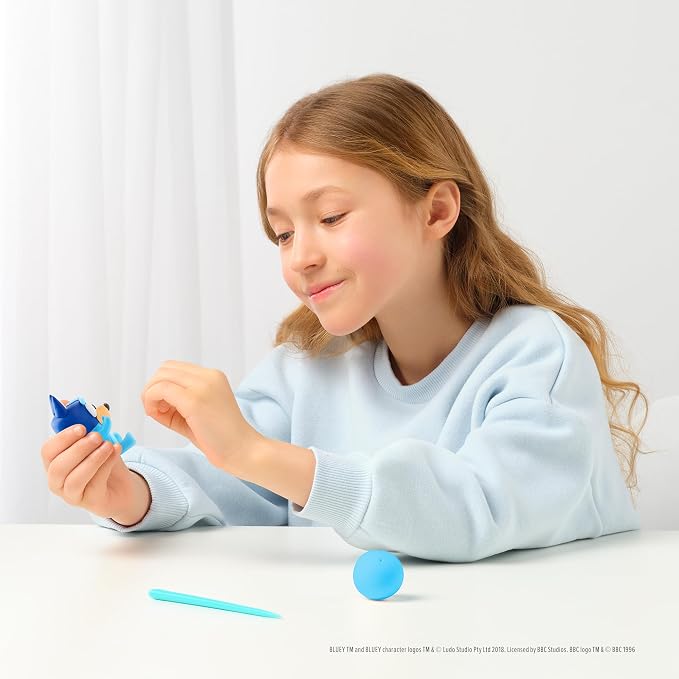 HEY CLAY Bluey & Friends - Air-Drying Clay for Kids - Arts and Crafts Creative Modeling Clay Kit Children Ages 4-8 (Rusty)