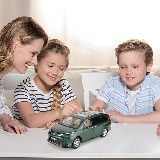 BDTCTK 1:24 Compatible for Sienna MPV Car Model, Pull Back Diecast Toy Car with Sounds＆Lights for Kids Boys Girls and Adults, Gift Green.