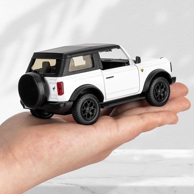 Ford Bronco Badlands 2dr Model Car, 1:36 Diecast Ford Toy Cars, Collectible Pull Back Car Gift for Kids Boys Girls (White)