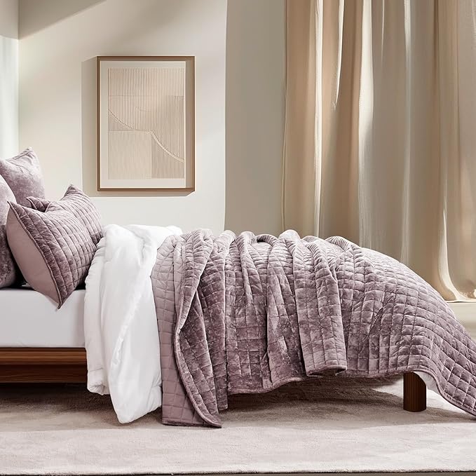 RECYCO Luxury Velvet Quilt Twin/Twin XL Size Bedding Set, Ultra Soft Velvet Comforter Set, Lightweight Quilted Channel Box Stitch Oversized Bedspread Coverlet for All Season, with 1 Sham, Purple