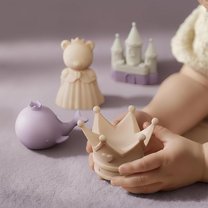 MarcZero Princess Silicone Bath Toys 8Pcs for Toddlers Kids Babies,Bathtub Water Toys,Soft Squeezable Easy-Grip Pool Toys Set (Purple)