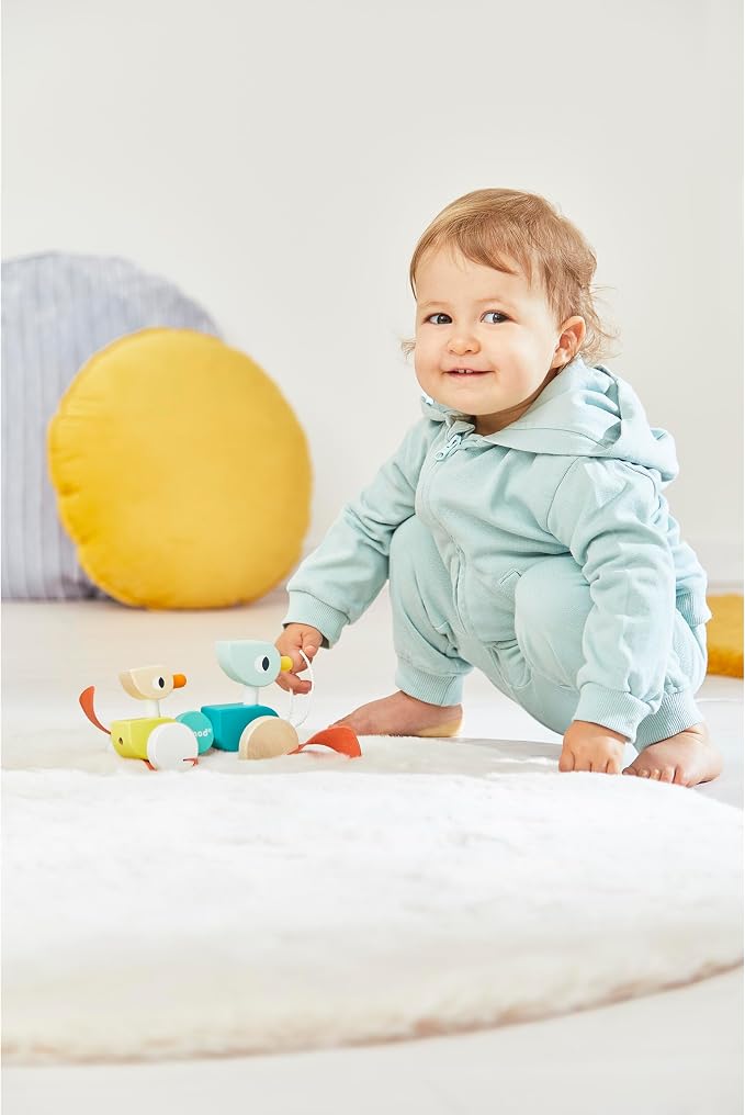 Janod Zigolos Pull Along Duck Family Early Learning and Motor Skills Toy with Flapping Feet Made of Beech and Cherry Wood for Ages 12 Months