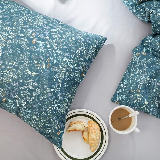 Blue Flower Comforter Full Size Comforter Set Vintage Style Floral Comforter Set for Girls Boys Garden Floral Pattern Bedding Comforter with 2 Pillowcases All Seasons Fluffy Bedding Set Full Size