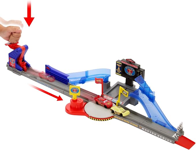 Mattel Disney Pixar Cars Playset & Toy Car, Tongue-Out Lightning McQueen & Crushed Car, Piston Cup Stunting Speedway Track Set Includes
