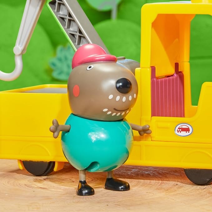 Peppa Pig Granddad Dog's Tow Truck Construction Vehicle and Figure Set, Preschool Toys for Boys and Girls 3 Years and Up