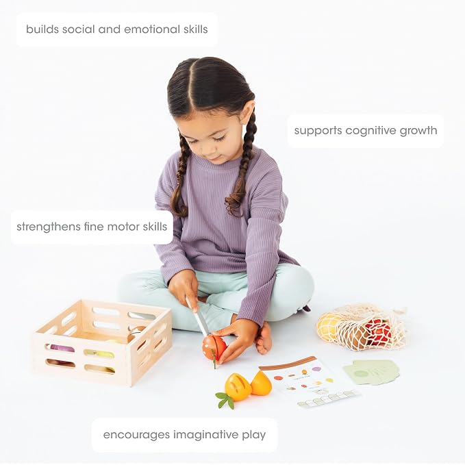 Pearhead Wooden Play Food Set – 21-Piece Pretend Kitchen Toy, Cutting Fruits & Veggies, FSC-Certified, Farmers Market with Play Money, Mesh Bag & Storage Crate, Boys and Girls, 2 3 4 Year Old