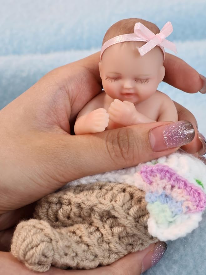 4inch Mini Platinum Silicone Reborn Baby Doll, Tiny Silicone Baby Dolls，Realistic Newborn Baby Dolls Full Body Stress Relief, Decoration, Gifts, Collectible