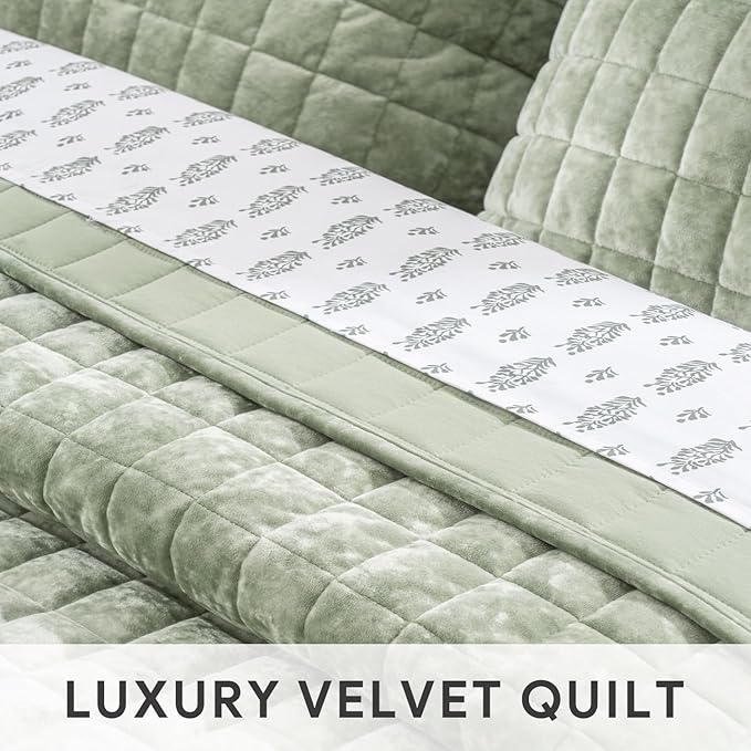 RECYCO Luxury Velvet Quilt Twin/Twin XL Size Bedding Set, Ultra Soft Velvet Comforter Set, Lightweight Quilted Channel Box Stitch Oversized Bedspread Coverlet for All Season, with 1 Sham, Sage Green