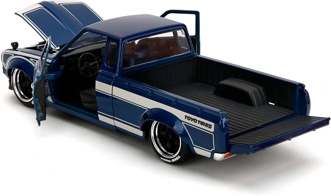 Jada Toys JDM Tuners 1:24 Scale Die-Cast 1972 Datsun 620 Pickup – Opening Doors, Detailed Interior, Rubber Tires, Collectible for Ages 8+(Gloss Blue)