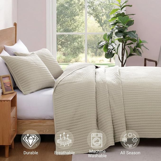 WRENSONGE King Size Quilt-3 Pieces Neutral Lightweight Bedspreads Light Oatmeal King Quilt Bedding Set for All Seasons, Soft Summer Coverlet with 2 Pillow Shams Suitable for Bed, Couch, Quilt Blanket