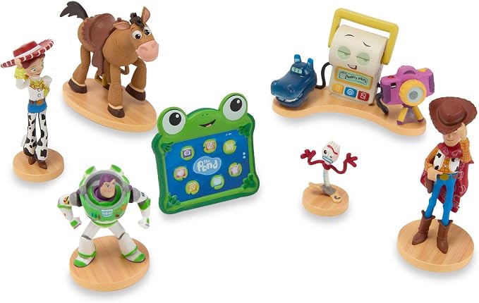 Disney Store Official Toy Story 5 Figure Set –7 Fully Sculpted Disney Figures Including Woody, Buzz, Forky, Lilypad, Bullseye, Jessie & Tech Trio in Double-Tiered Box with Scenic Backgrounds