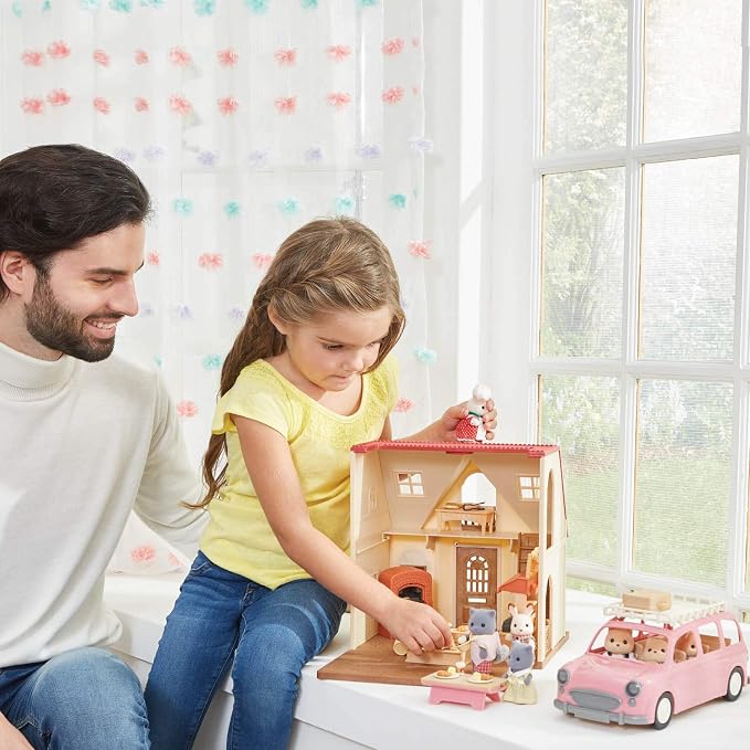 Calico Critters - Family Picnic Van - Family Vehicles – Kids Pretend Play Toy, Miniature Vehicle & Accessories Set, Ages 3+