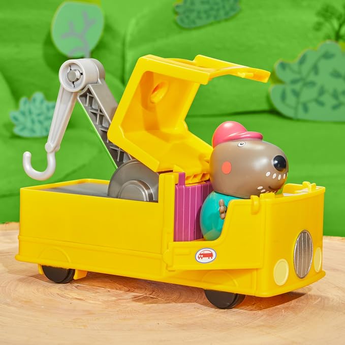 Peppa Pig Granddad Dog's Tow Truck Construction Vehicle and Figure Set, Preschool Toys for Boys and Girls 3 Years and Up