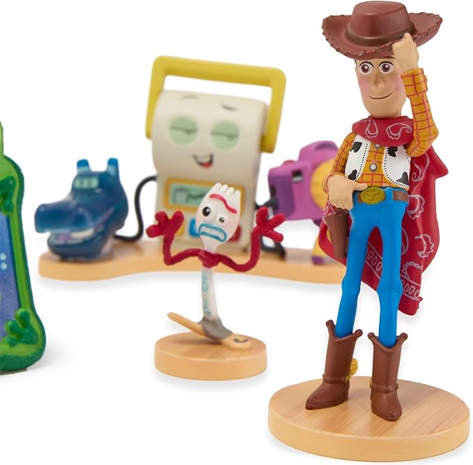 Disney Store Official Toy Story 5 Figure Set –7 Fully Sculpted Disney Figures Including Woody, Buzz, Forky, Lilypad, Bullseye, Jessie & Tech Trio in Double-Tiered Box with Scenic Backgrounds