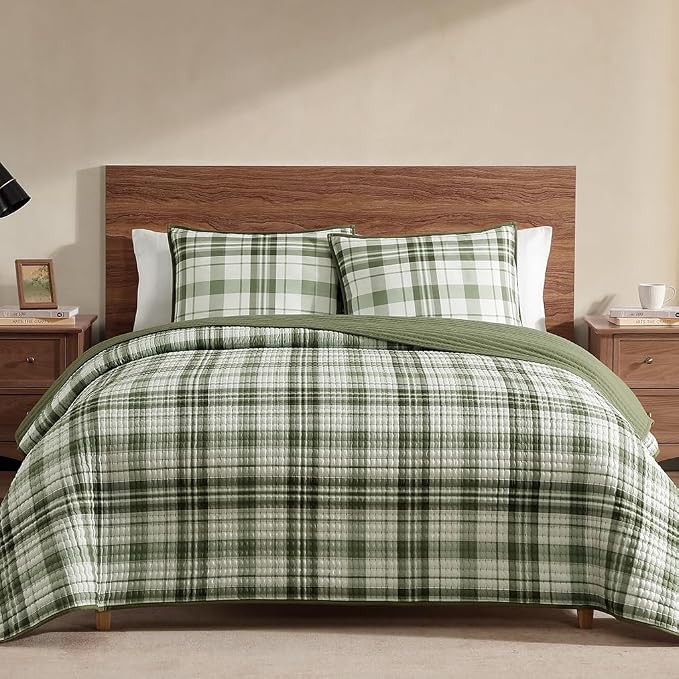 WRENSONGE Plaid Twin Quilt-2 Pieces Lightweight Bedspread Olive Green Quilt Twin Size Quilt Bedding Set for All Seasons, Soft Summer Reversible Neutral Coverlet with 1 Pillow Sham