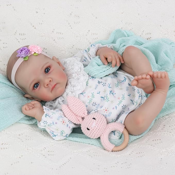 WOOROY Realistic Reborn Baby Dolls, 18 Inch Lifelike Newborn Baby Girl Doll with Soft Body, Real Life Baby Dolls with Accessories Gift Toys for Kids Age 3+