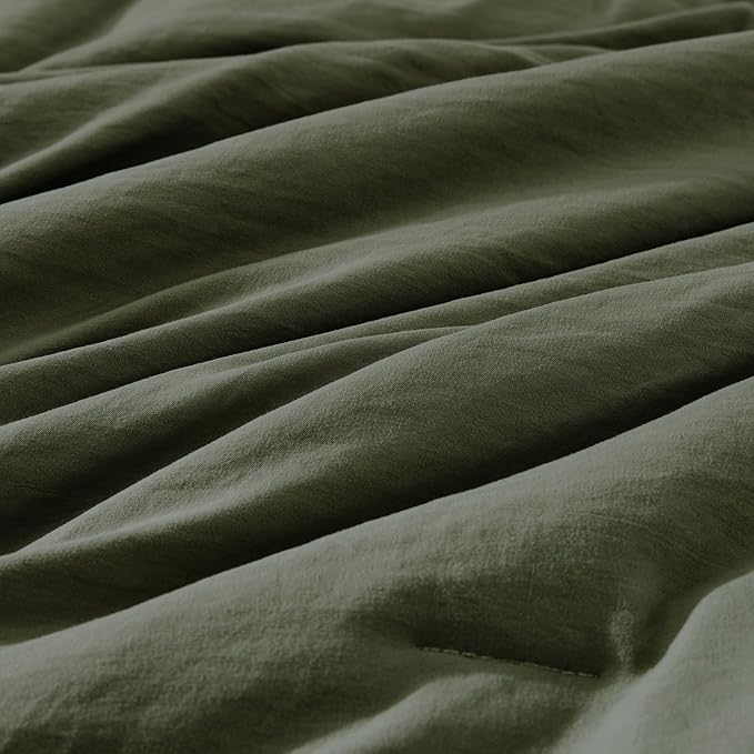 WRENSONGE Oversize King Size Comforter Sets, 7 Pieces Olive Green Bed in a Bag with Fitted Sheet, Flat Sheet, 2 Pillow Shams, 2 Pillowcases, Warm Bedding Sets for All Season