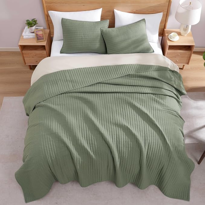 WRENSONGE Sage Green California/Oversized King Size Quilt Bedding Set with 2 Pillow Shams -3 Pieces Lightweight Soft Bedspreads Coverlet for All Season