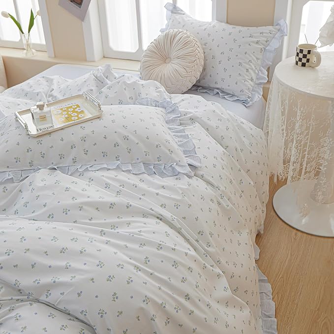 LifeTB Blue Floral Comforter Set Boho Ruffle Comforter Set Queen Vintage Garden Floral Bedding Comforter Soft Fluffy Lightweight Bedding Set Girls Cute Flowers Botanical Comforter with 2 Pillowcases