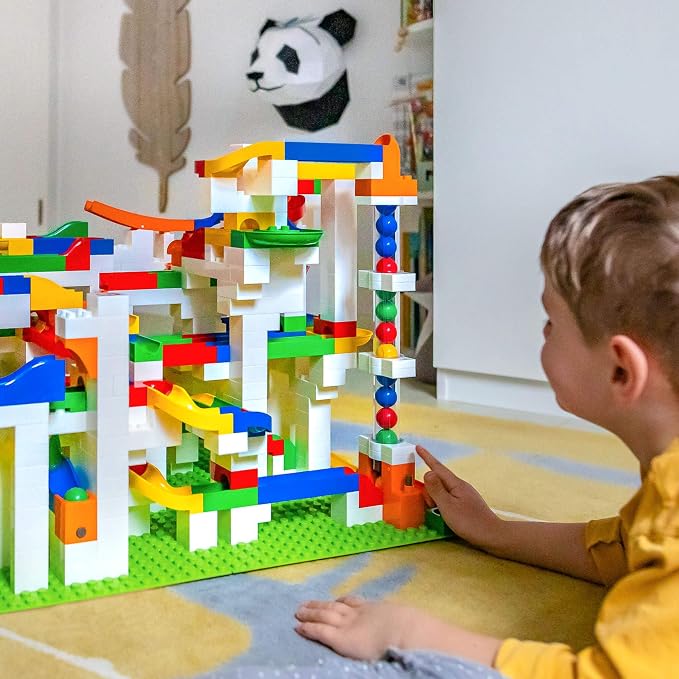 Hubelino Mega Marble Run 585-Piece Building Set, STEM Toys for 4 Years and Up, Compatible Marble Maze and Ball Run, Made in Germany