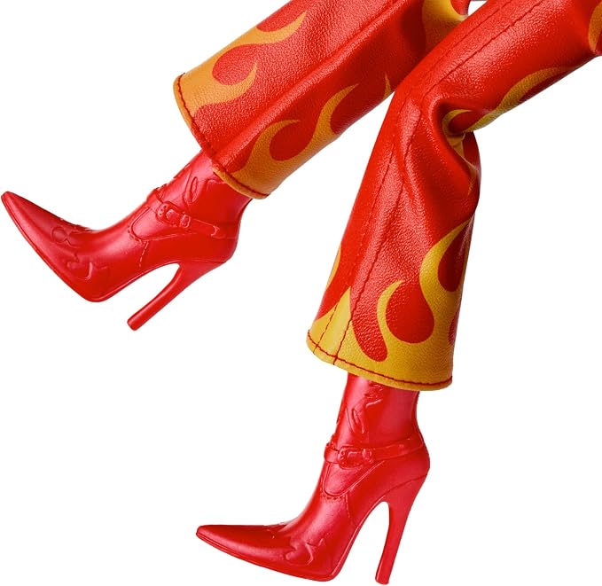 Bratz Sassy Stampede Sasha Fashion Doll with Accessories: Western, Cowgirl Style Clothes & Accessory Pieces
