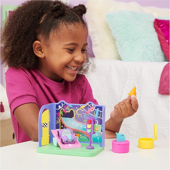 Gabby's Dollhouse, Carlita Purr-ific Play Room with Carlita Toy Car, Accessories, Furniture and Dollhouse Deliveries, Kids Toys for Ages 3 and up