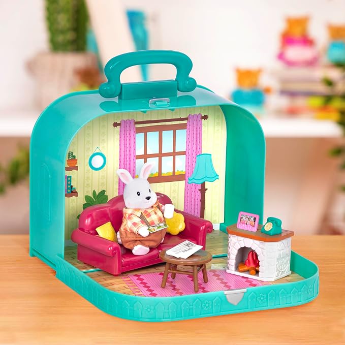 Li'l Woodzeez – Living Room Playset with Furniture & Accessories – Compact Travel Suitcase, Portable Dollhouse Playset for Imaginative Pretend Play – Miniature Toy Set for 3+ Years