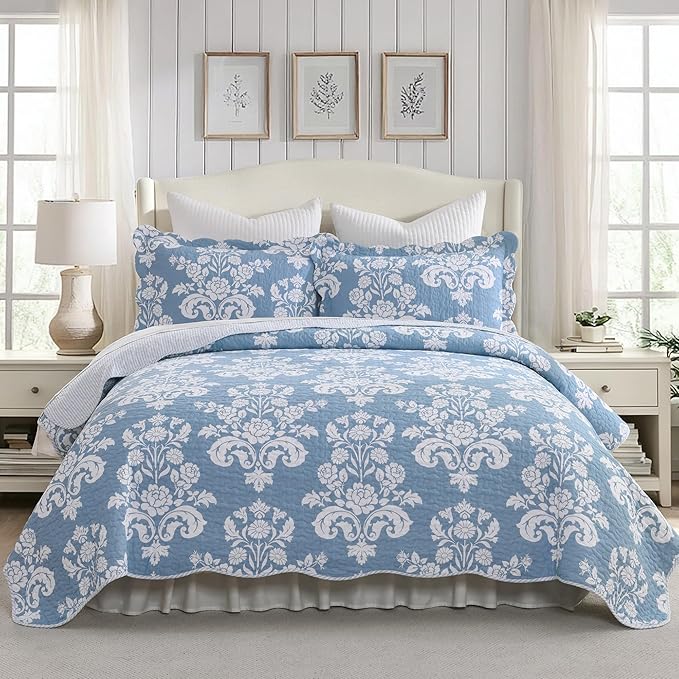 Queen Size Quilt Set 3 Pieces - Light Blue and White Floral Scalloped Quilt with Shams, 100% Cotton Lightweight Reversible Bedspread for Bedroom & Guest Room, 90×98''