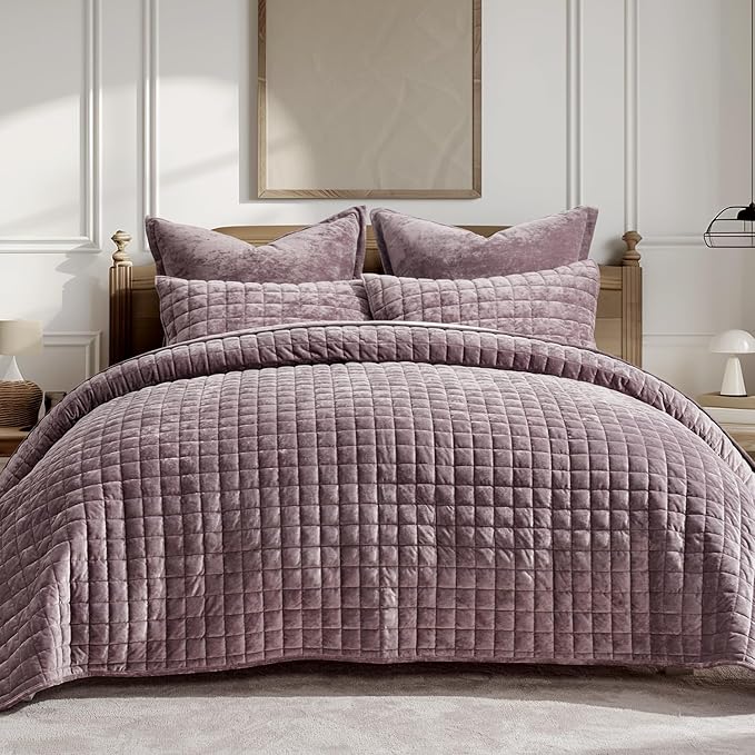RECYCO Luxury Velvet Quilt Twin/Twin XL Size Bedding Set, Ultra Soft Velvet Comforter Set, Lightweight Quilted Channel Box Stitch Oversized Bedspread Coverlet for All Season, with 1 Sham, Purple