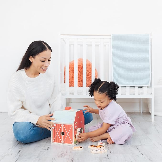 Pearhead Farm Animal Shape Sorter – Wooden Barn with 6 Chunky Animal Blocks, FSC-Certified, Flip-Up Roof & Carrying Handle, Montessori Pretend Play Toy for Boys and Girls, 2 3 4 Year Old